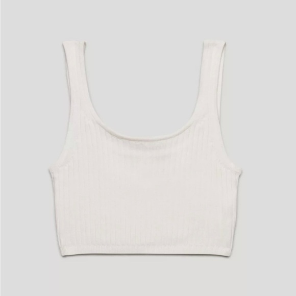 Aritzia Crop - Picture 2 of 8
